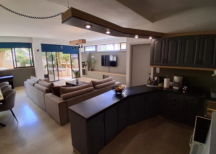 Diotima Ханья (Крит)